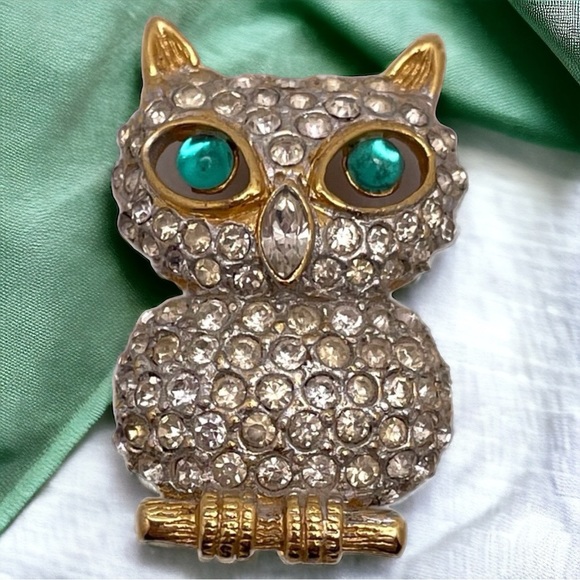 Mandle Jewelry - VTG 60's Robert MANDLE 3D Rhinestone Owl w/ Green Eyes on Branch Brooch/Pin
